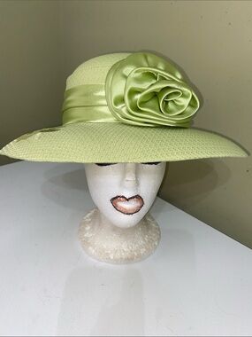 Beautiful Dress Hat / Church Hat by Giovanna